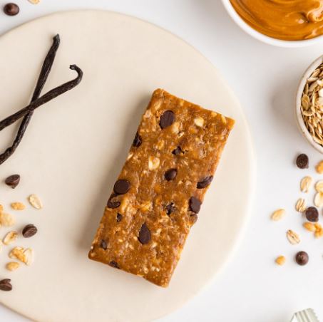 Go Macro Oatmeal & Chocolate Chip Bar 2.3oz